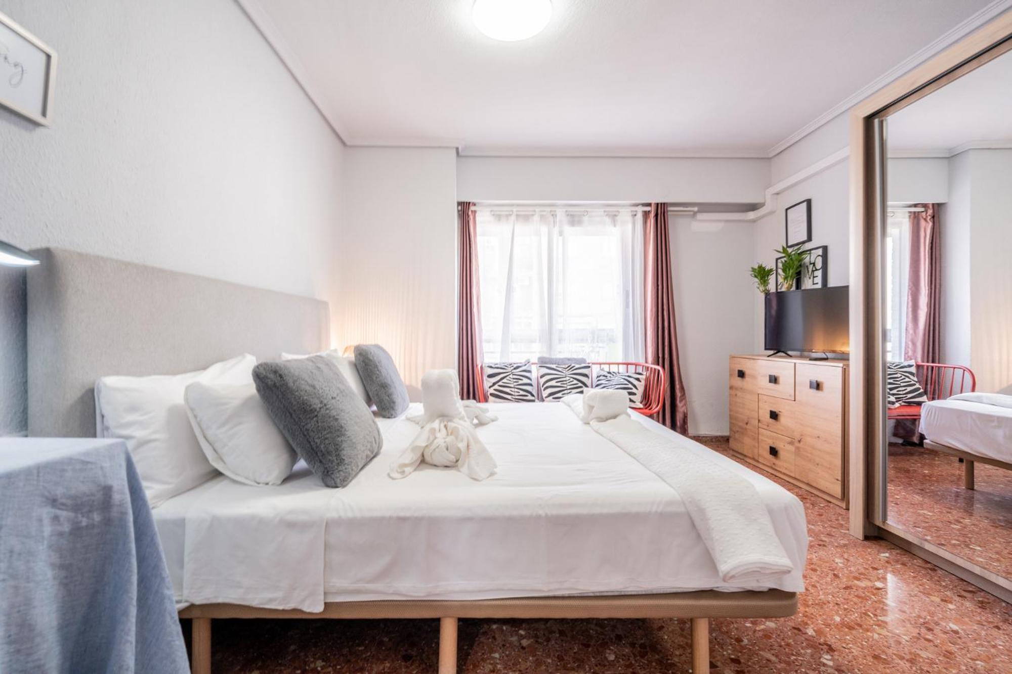 Apartamento Familiar En Avenida Del Puerto バレンシア エクステリア 写真