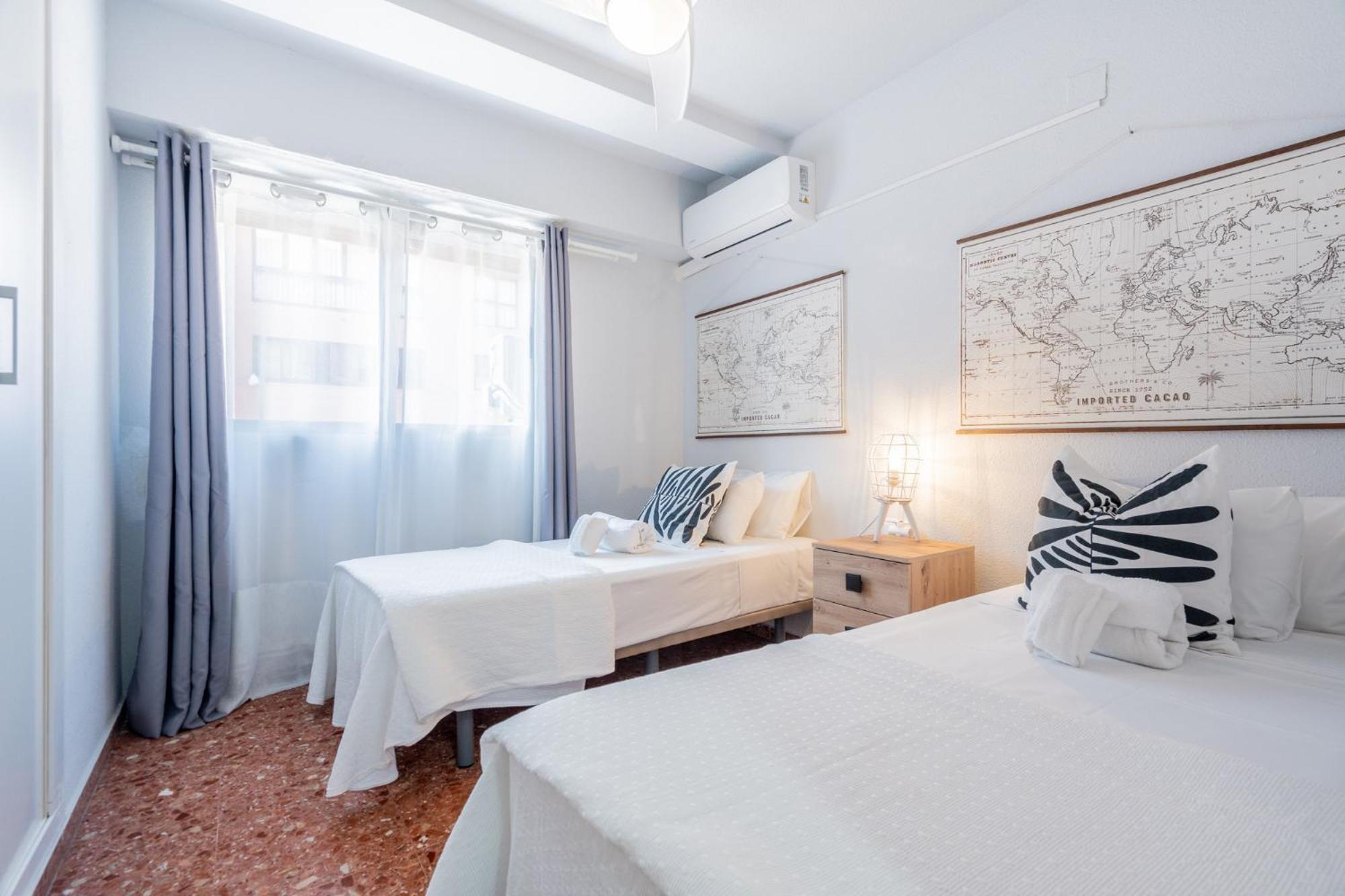 Apartamento Familiar En Avenida Del Puerto バレンシア エクステリア 写真