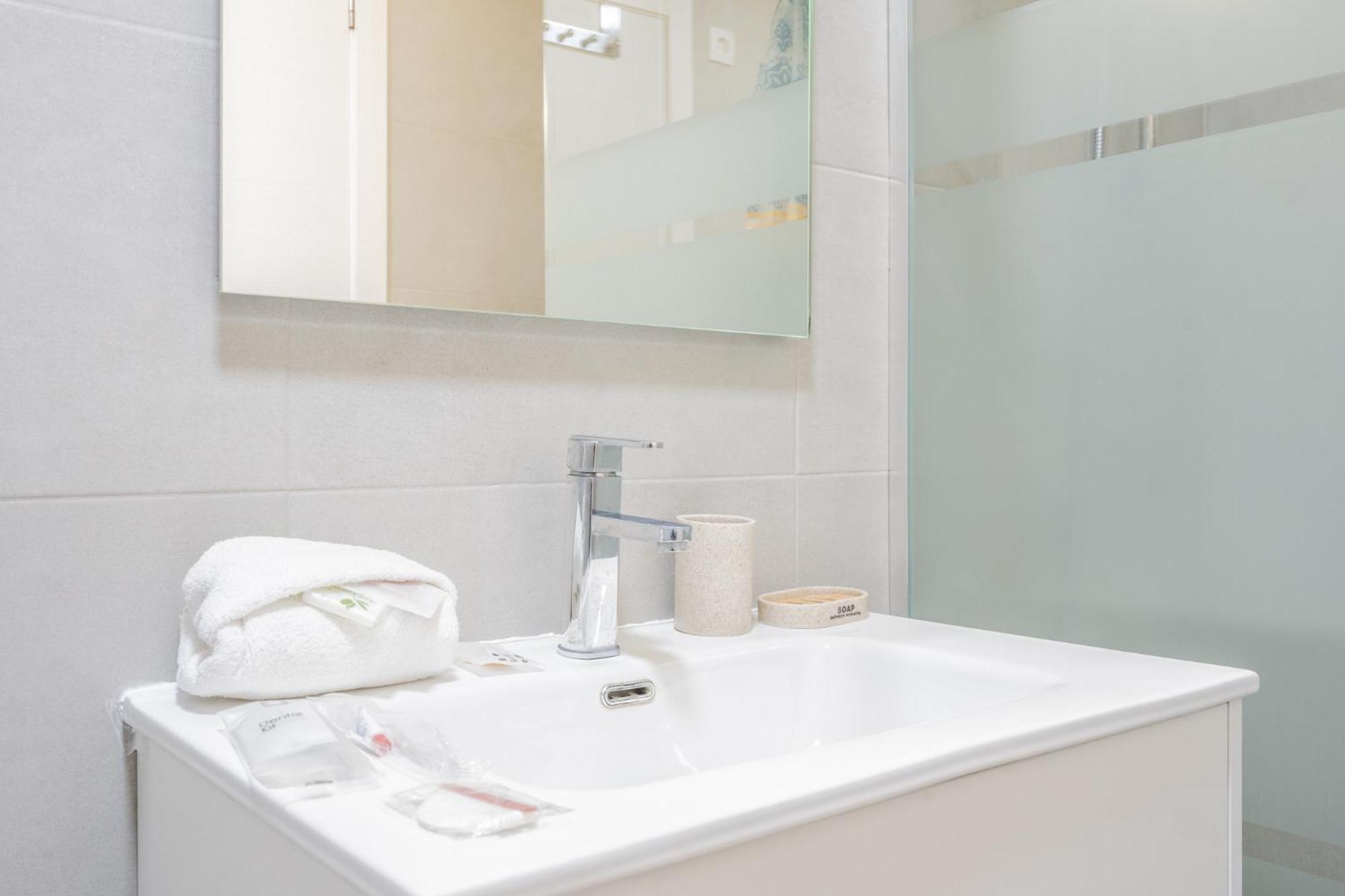 Apartamento Familiar En Avenida Del Puerto バレンシア エクステリア 写真