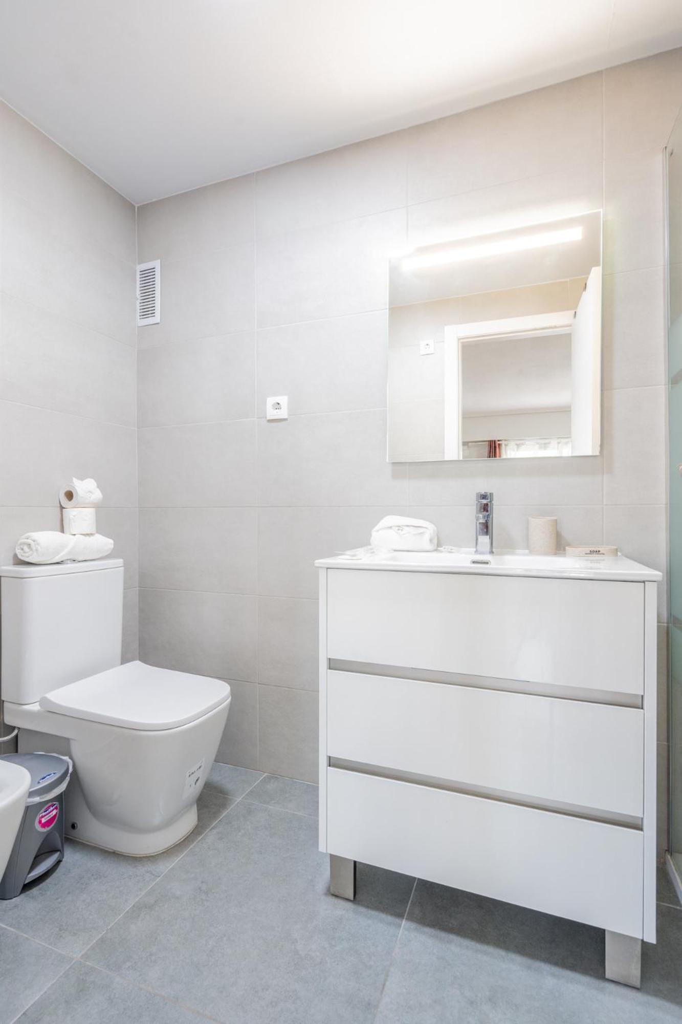 Apartamento Familiar En Avenida Del Puerto バレンシア エクステリア 写真