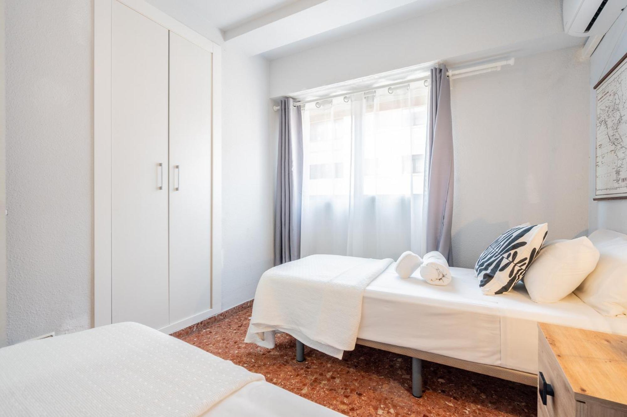 Apartamento Familiar En Avenida Del Puerto バレンシア エクステリア 写真
