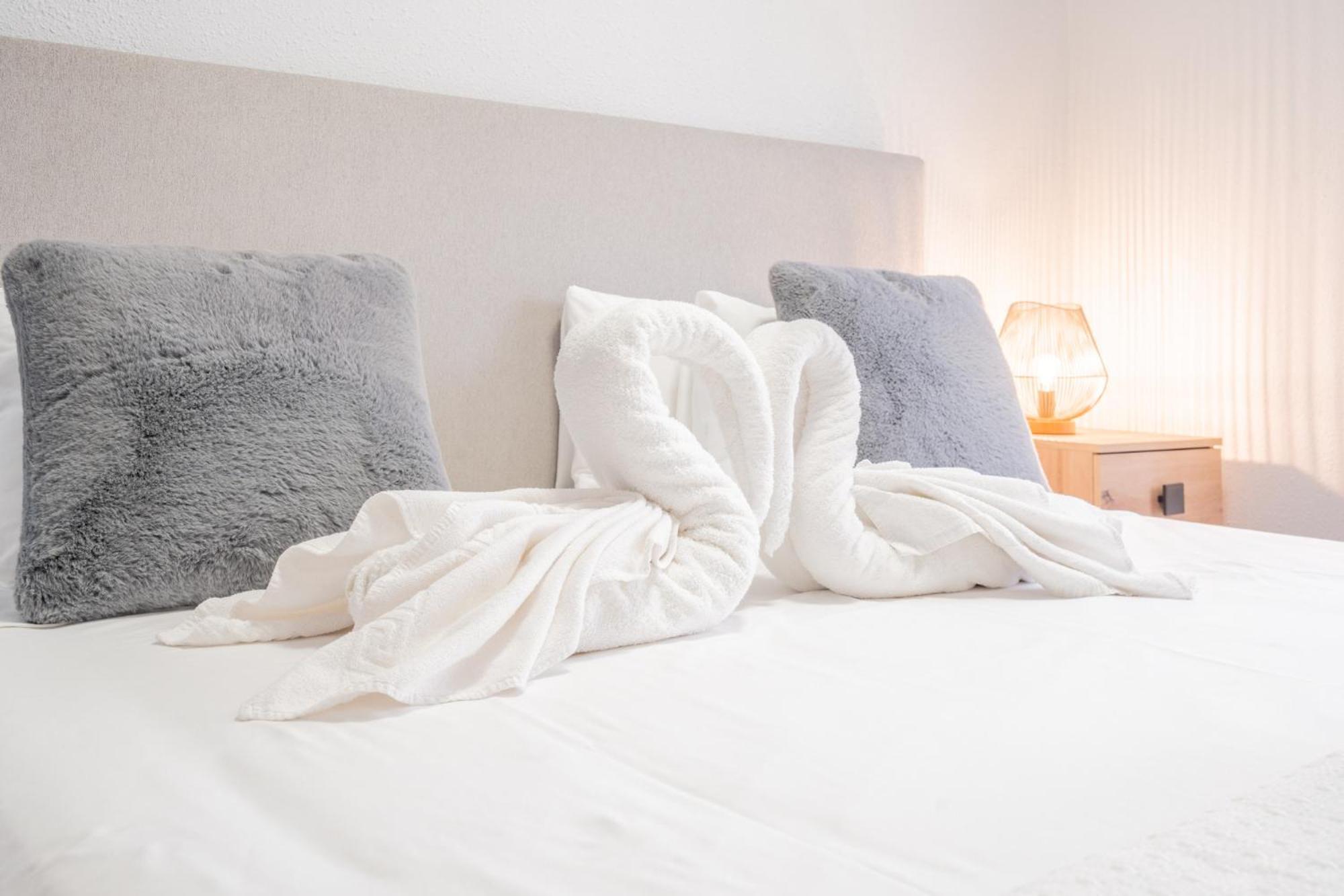 Apartamento Familiar En Avenida Del Puerto バレンシア エクステリア 写真