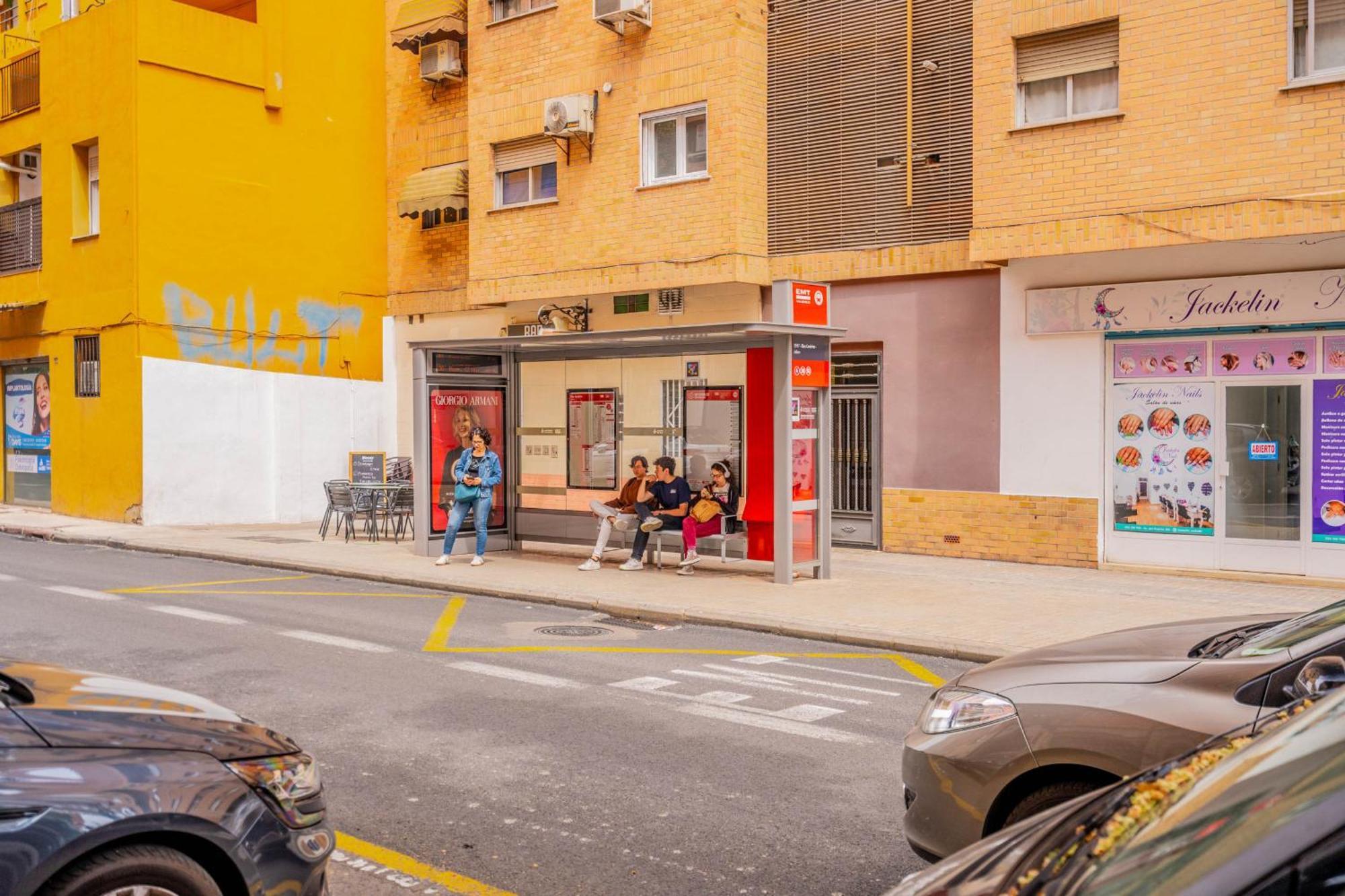 Apartamento Familiar En Avenida Del Puerto バレンシア エクステリア 写真
