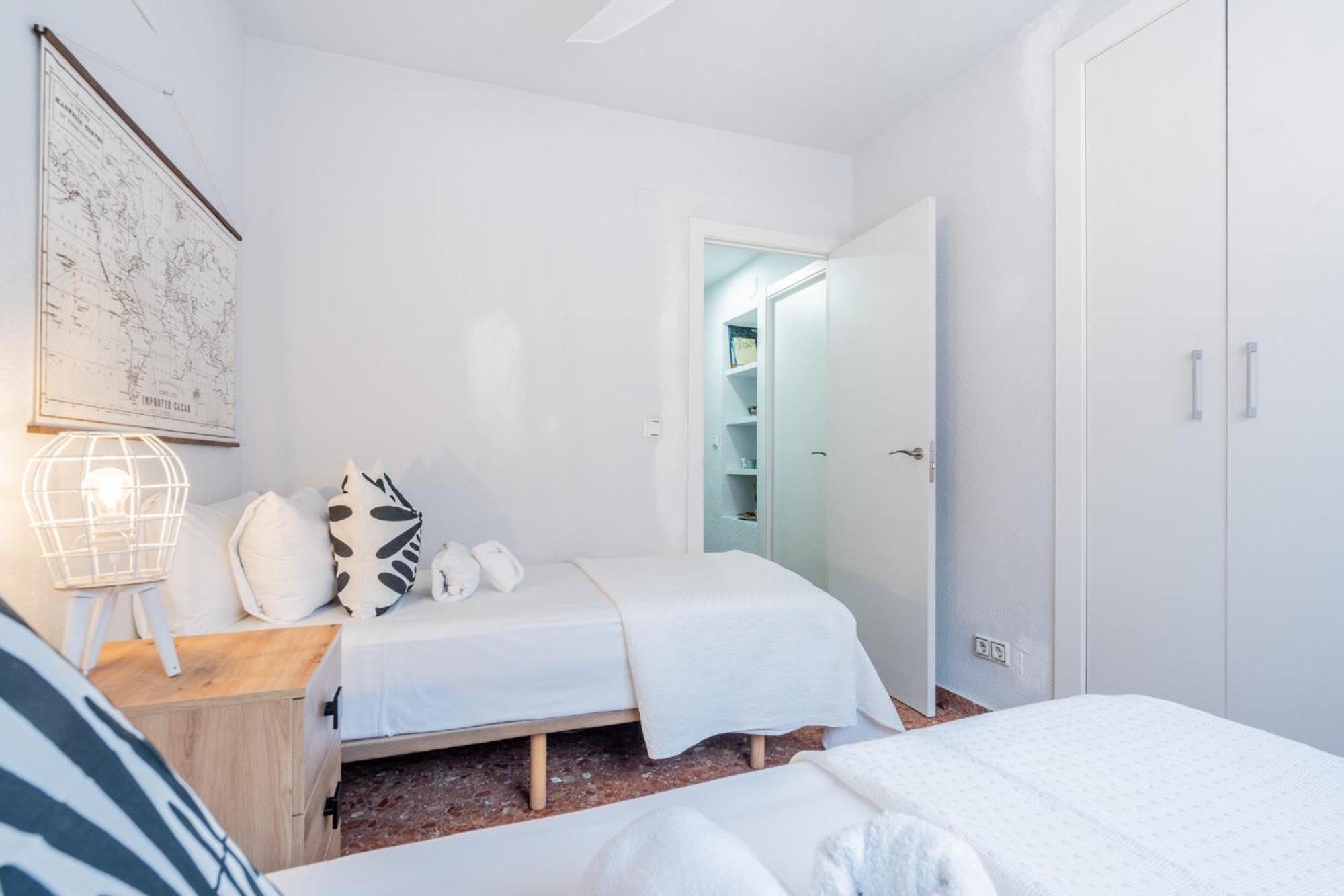 Apartamento Familiar En Avenida Del Puerto バレンシア エクステリア 写真