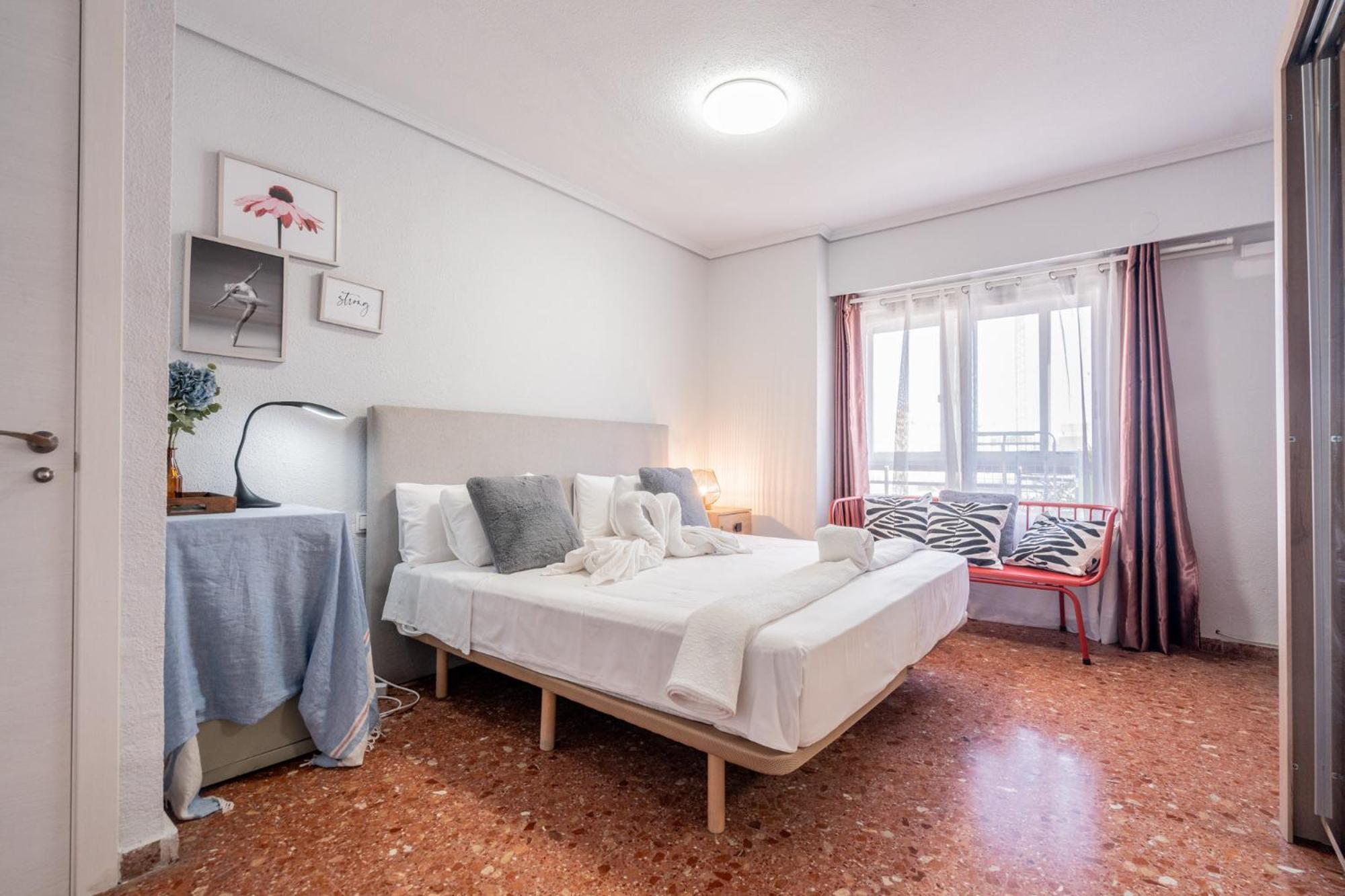 Apartamento Familiar En Avenida Del Puerto バレンシア エクステリア 写真