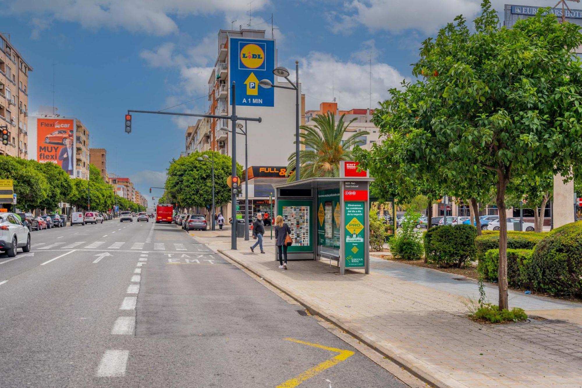 Apartamento Familiar En Avenida Del Puerto バレンシア エクステリア 写真