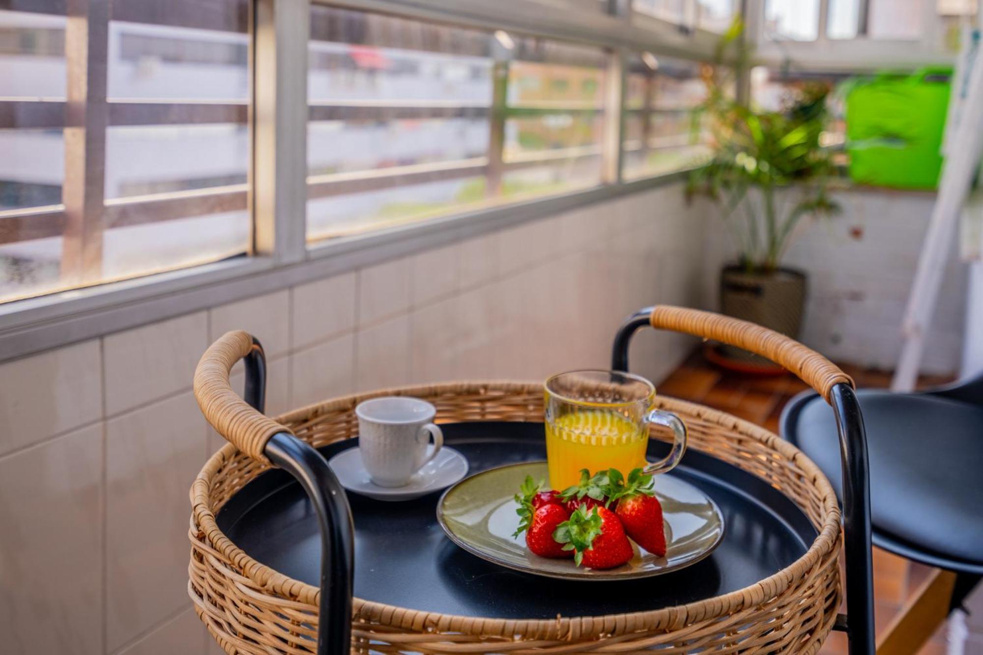 Apartamento Familiar En Avenida Del Puerto バレンシア エクステリア 写真